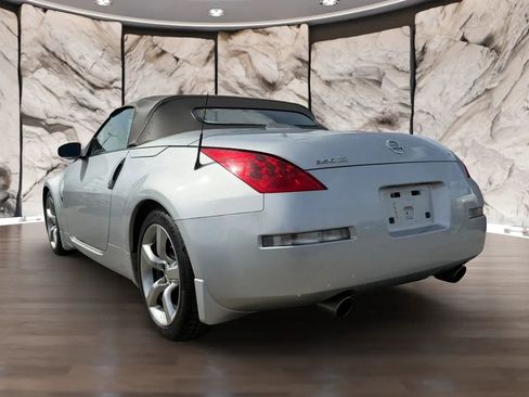 Used 2008 Nissan 350Z Touring RWD image 6