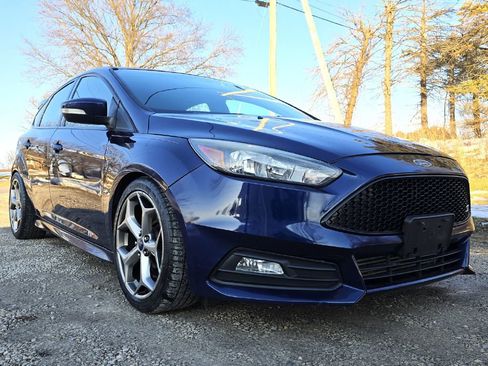 Used 2017 Ford Focus ST image 11
