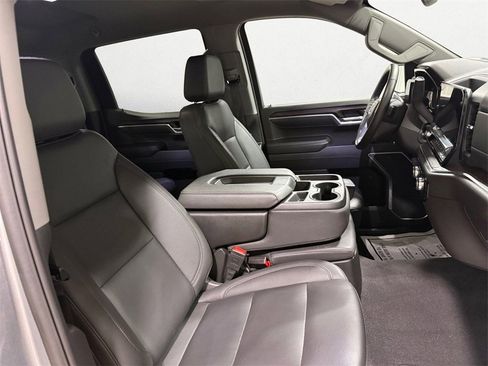 Used 2025 GMC Sierra 1500 SLT image 15