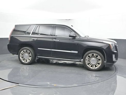 Used 2016 Cadillac Escalade Premium AWD/4WD image 4