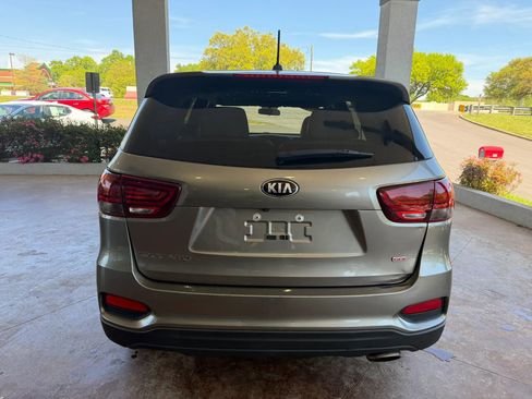 Used 2019 Kia Sorento L image 5