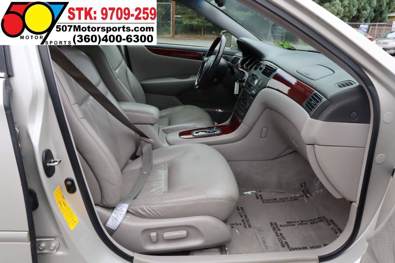 Used 2002 Lexus ES 330 w/ Premium Pkg FWD image 17