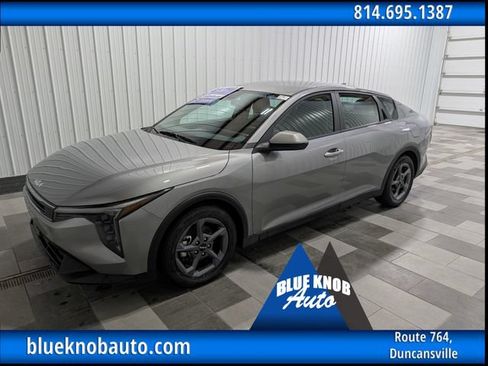Used 2025 Kia K4 FWD image 1