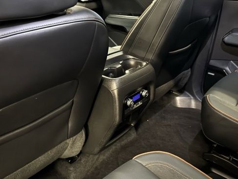 Used 2024 GMC Acadia AT4 image 23