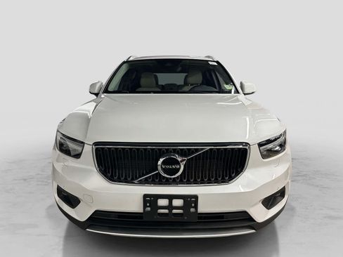 Used 2022 Volvo XC40 T5 Momentum AWD/4WD image 7