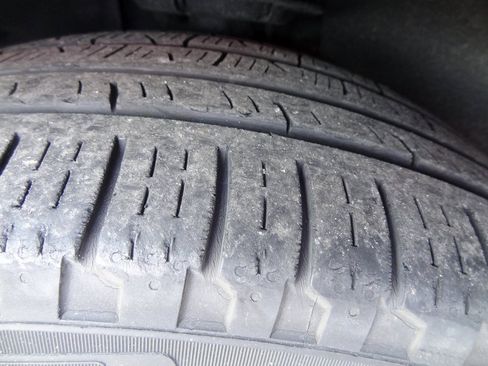 Used 2022 Ford Edge ST-Line w/ Class II Trailer Tow Package image 10