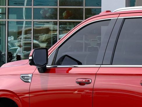 New 2026 GMC Yukon Denali w/ Sun & Power Step Package image 12