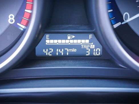 Used 2013 MAZDA MAZDA3 i Touring FWD image 8