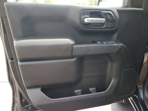 Used 2019 Chevrolet Silverado 1500 Custom w/ Custom Value Package AWD/4WD image 11