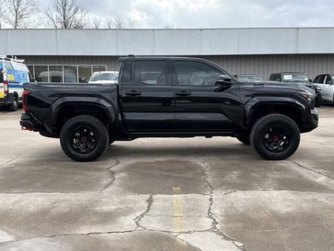Used 2025 Toyota Tacoma TRD Pro image 2