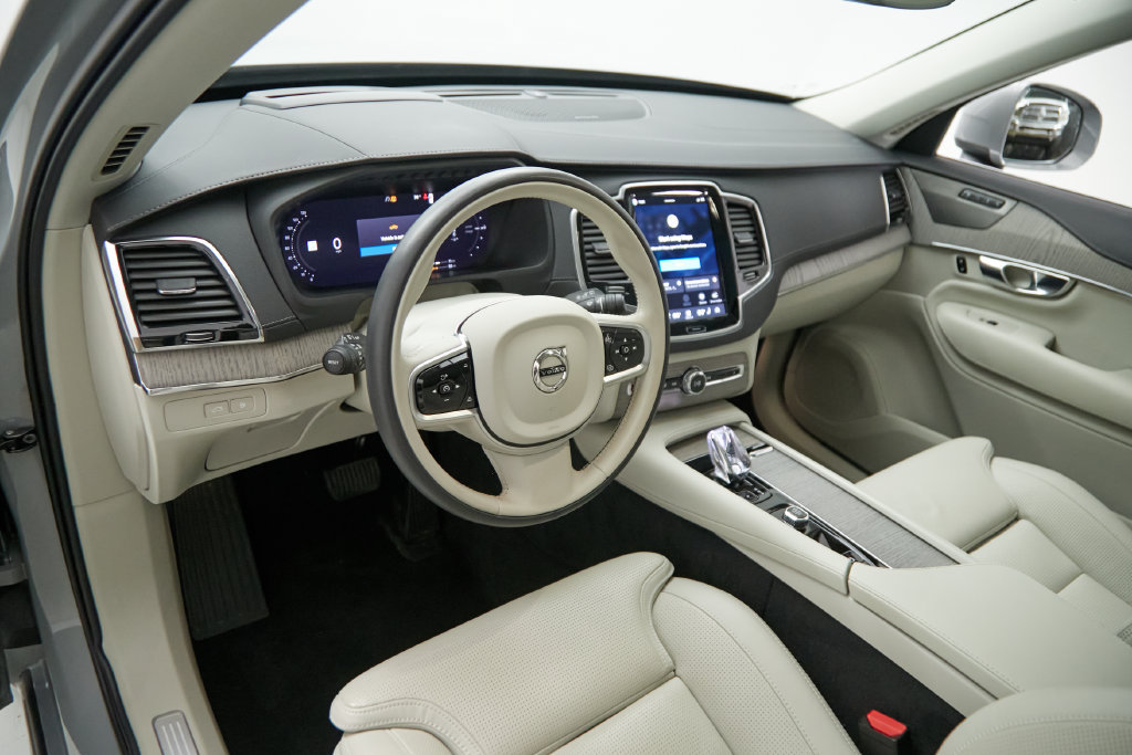 Certified 2025 Volvo XC90 T8 Ultra w/ Protection Package Premier AWD/4WD image 12