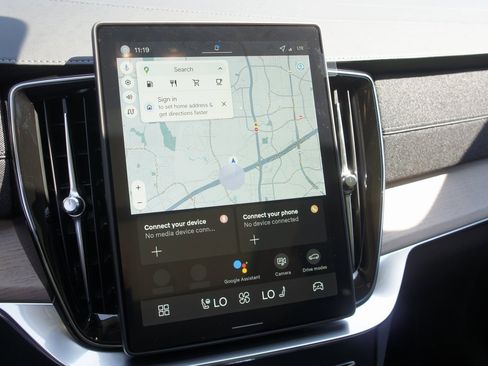 New 2026 Volvo XC90 B6 Plus w/ Protection Package Premier image 13