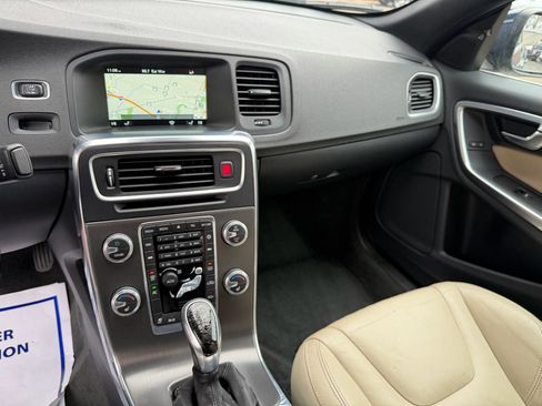 Used 2015 Volvo S60 T5 Premier image 12