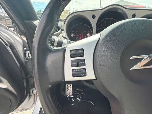 Used 2007 Nissan 350Z Touring RWD image 16