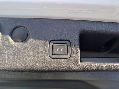 Used 2023 Chevrolet Equinox RS image 31