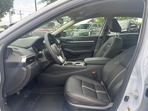 New 2026 Nissan Altima 2.5 SR FWD image 11
