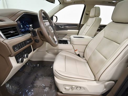 Used 2024 GMC Yukon XL Denali image 14