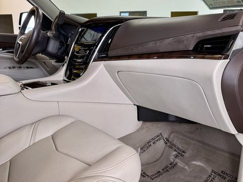 Used 2016 Cadillac Escalade Premium image 12