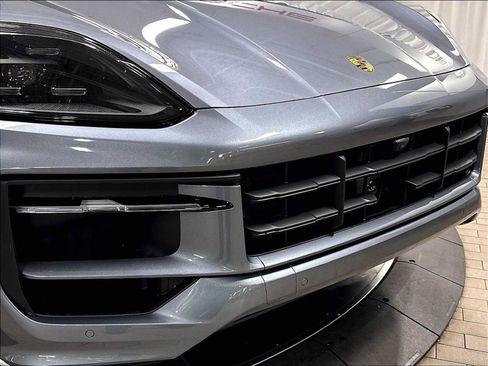 New 2026 Porsche Cayenne AWD/4WD image 32