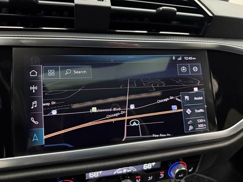 Used 2020 Audi Q3 2.0T Premium Plus w/ Premium Plus Package image 17