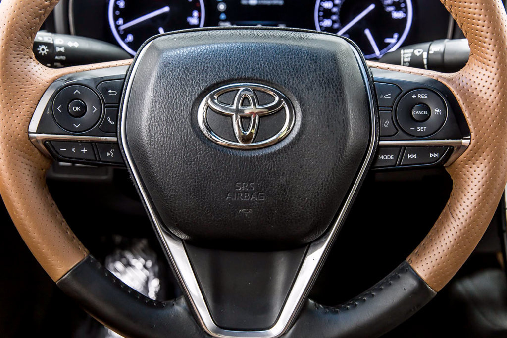 Used 2019 Toyota Avalon Limited FWD image 27