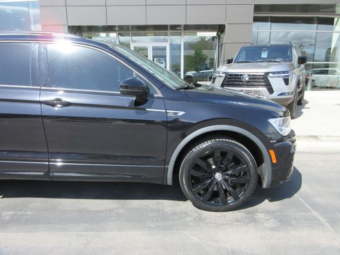 Used 2020 Volkswagen Tiguan SE R-Line AWD/4WD image 14