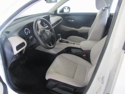 Certified 2025 Honda HR-V LX image 9