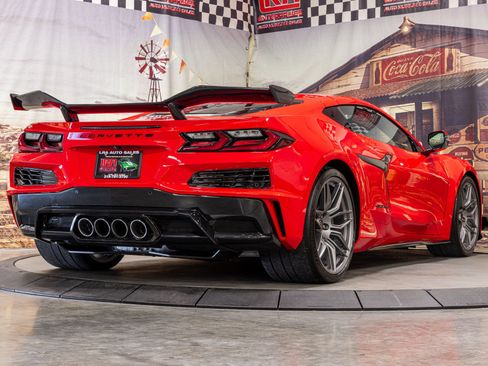 Used 2023 Chevrolet Corvette Z06 w/ Z07 Performance Package image 7