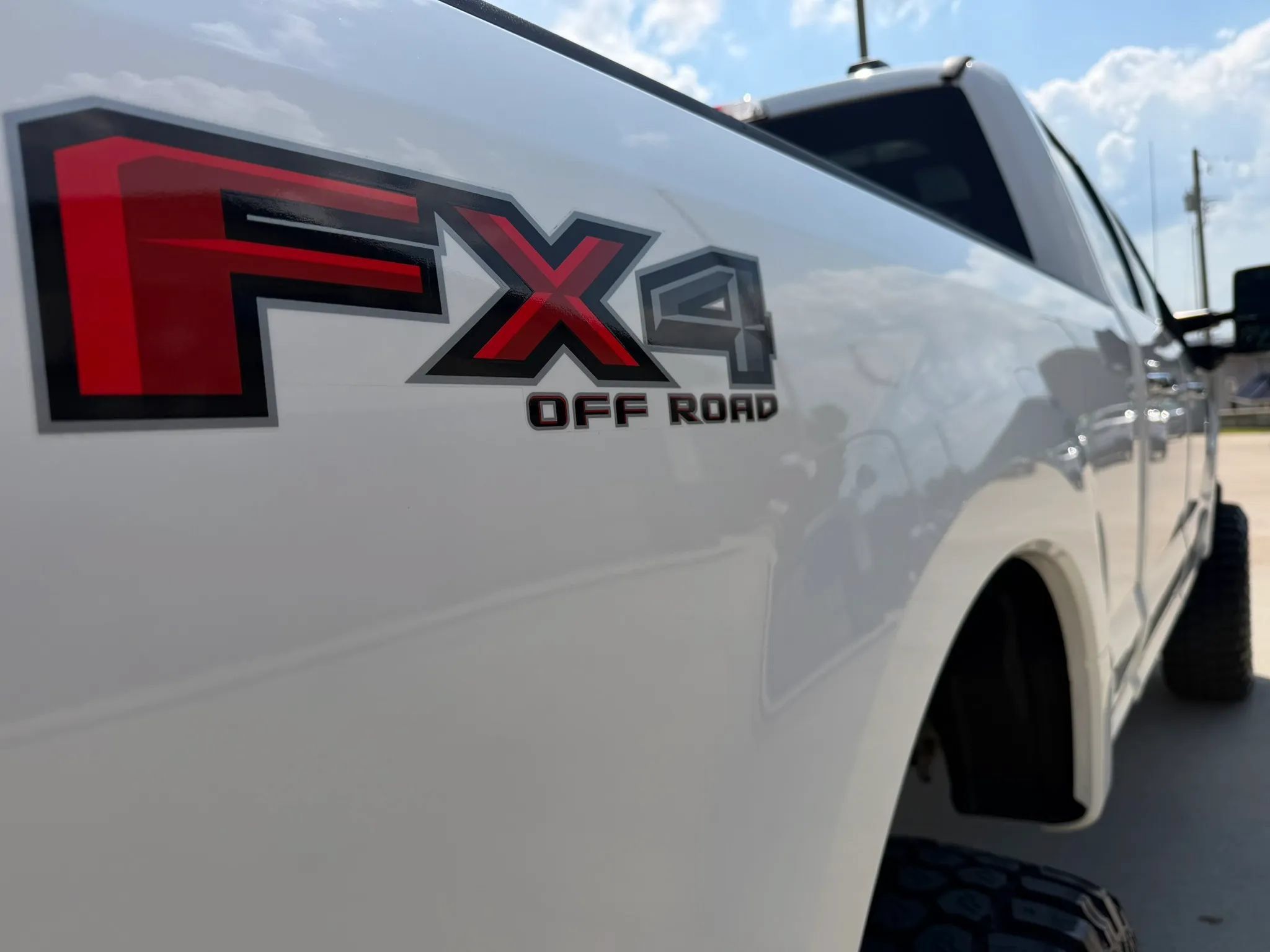 Used 2020 Ford F350 Platinum w/ FX4 Off-Road Package AWD/4WD image 60