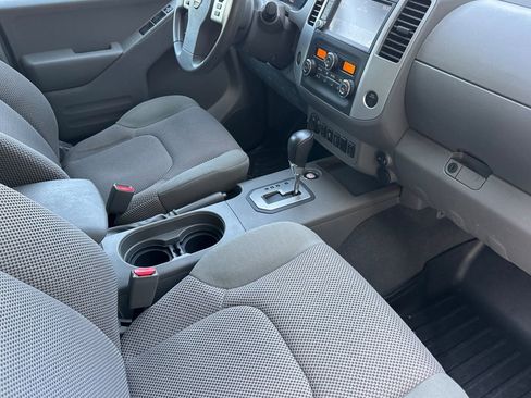 Used 2020 Nissan Frontier SV w/ Midnight Edition Floor Mats AWD/4WD image 18