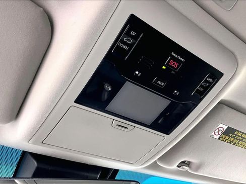 Used 2020 Lexus LX 570 4WD w/ Luxury Package image 32