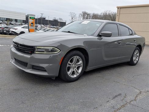 Used 2019 Dodge Charger SXT image 8