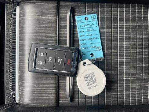 Used 2024 Jeep Wagoneer L Series II w/ Flexible Seating Group AWD/4WD image 18