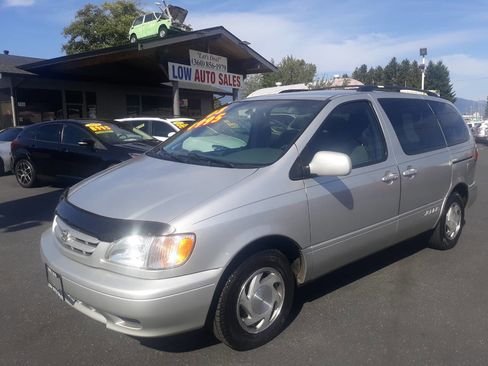 Used 2003 Toyota Sienna LE image 9
