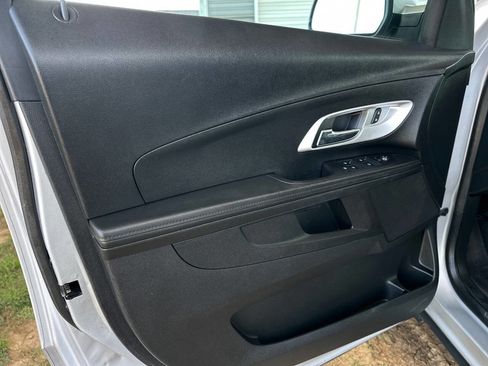 Used 2016 Chevrolet Equinox LT w/ Convenience Package image 12