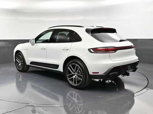 Certified 2025 Porsche Macan image 3