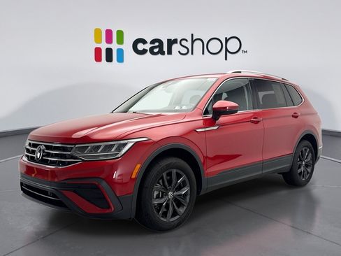 Used 2024 Volkswagen Tiguan SE AWD/4WD image 1