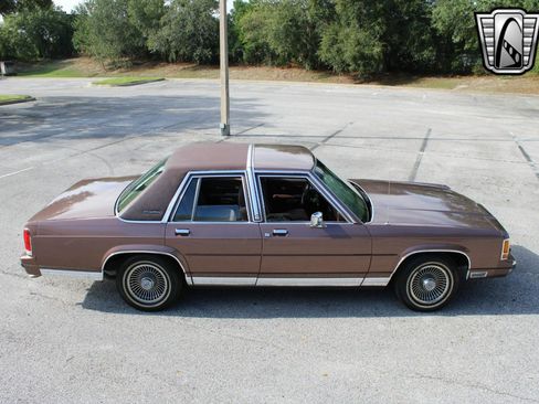 Used 1989 Ford LTD Crown Victoria image 13