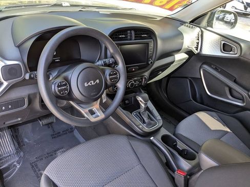 Used 2023 Kia Soul LX w/ Option Group 015 FWD image 14