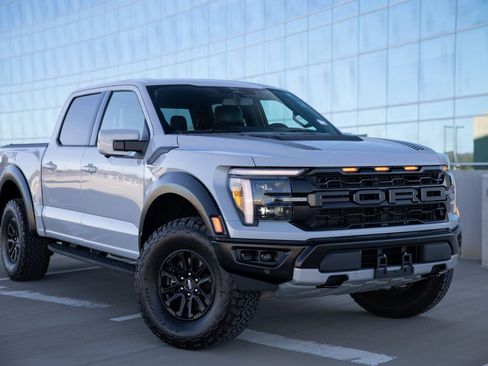 Used 2025 Ford F150 Raptor image 3