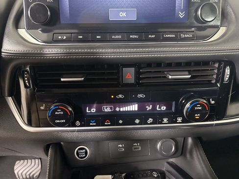 Used 2023 Nissan Rogue SL w/ SL Premium Package image 20