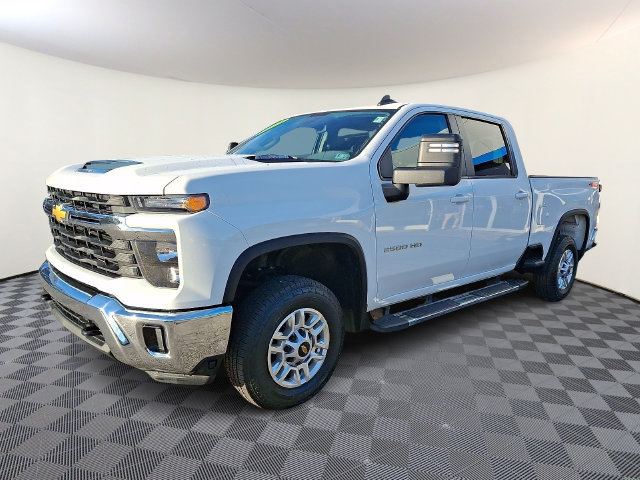 Used 2025 Chevrolet Silverado 2500 LT w/ Convenience Package AWD/4WD image 3