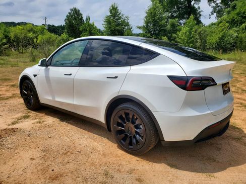 Used 2020 Tesla Model Y Long Range AWD/4WD image 7