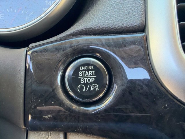 Used 2011 Jeep Grand Cherokee Laredo AWD/4WD image 17