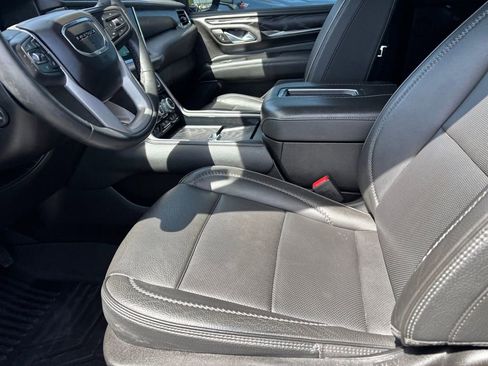 Used 2023 GMC Yukon Denali RWD image 9