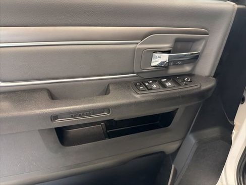 Used 2022 RAM 1500 Classic SLT w/ Protection Group AWD/4WD image 19
