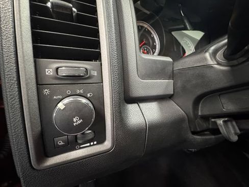 Used 2013 RAM 1500 Express AWD/4WD image 22