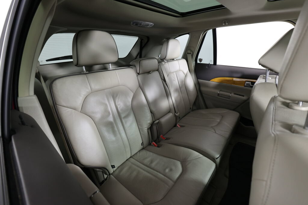 Used 2014 Lincoln MKX AWD w/ Equipment Group 102A image 21