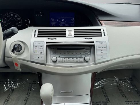 Used 2009 Toyota Avalon XLS FWD image 15