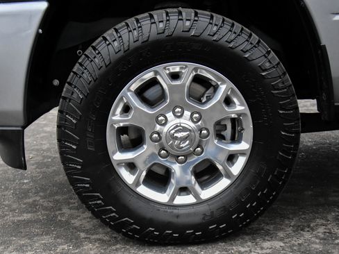 Used 2024 RAM 2500 Laramie image 12